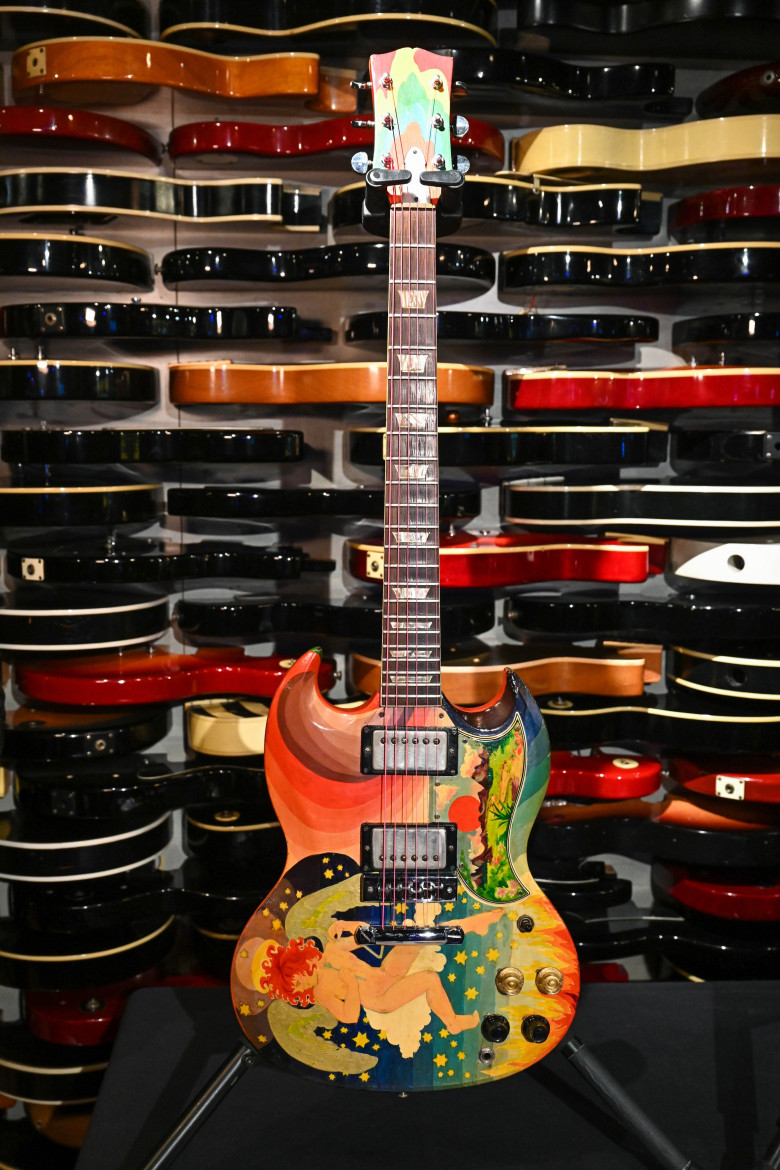 Played, worn, torn rock'n'roll iconic guitars and memorabilia
