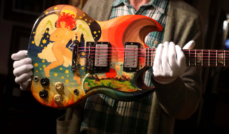 Julian’s Auctions ‘Played, Worn and Torn’ Guitars and Rock Memorabilia