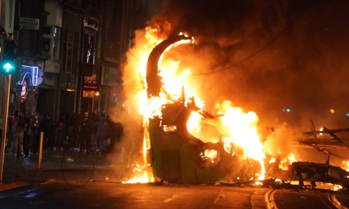O maşină de poliţie a fost incendiată în Dublin / foto Profimedia