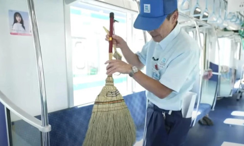 Curățenie metrou/ Foto: Youtube