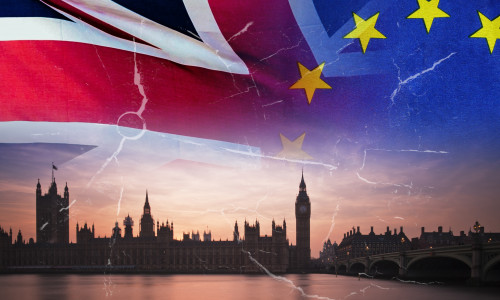 No,Deal,Brexit,Concept,Image,Of,Cracks,Over,Image,Of