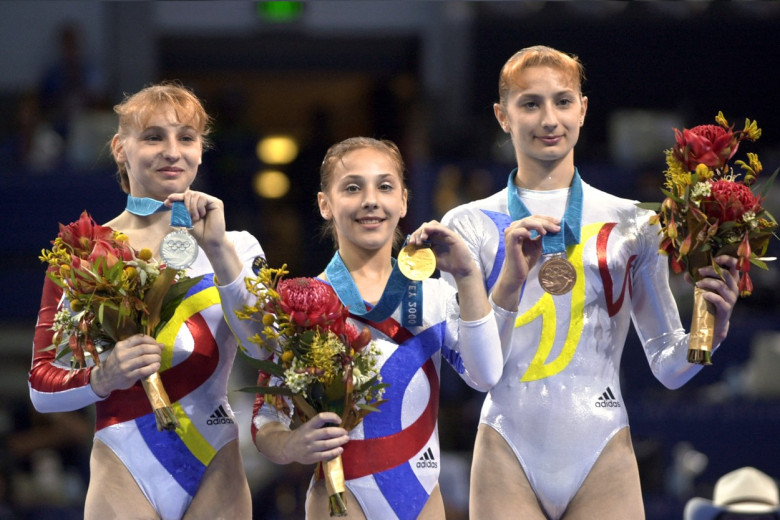 Simona Amânar, Andreea Răducan și Maria Olaru