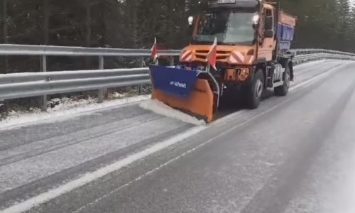 Circulaţie oprită din cauza viscolului pe Transalpina