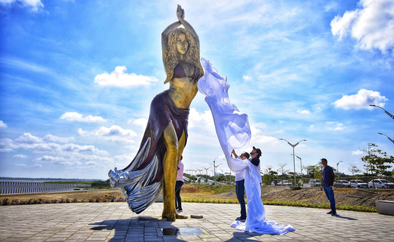 Shakira are o statuie în oraşul natal Barranquilla din Columbia/ Profimedia