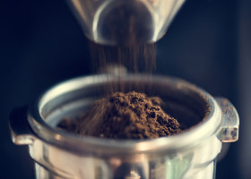 Closeup,Of,Fresh,Grinding,Coffee