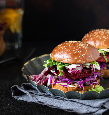 Healthy,Vegan,Beetroot,Burgers,With,Red,Cabbage,And,Lettuce,,Served
