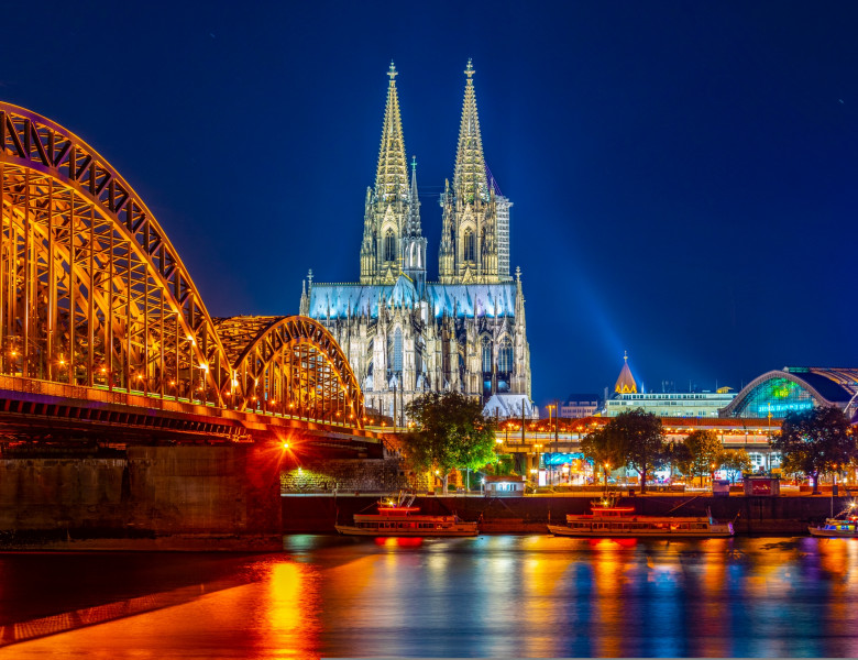 Night,View,Of,The,Cathedral,In,Cologne,And,Hohenzollern,Bridge