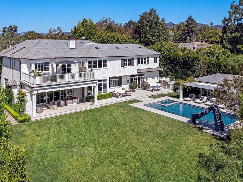 Ben Affleck Is Selling His Pacific Palisades Mansion For $30 Million Dollars