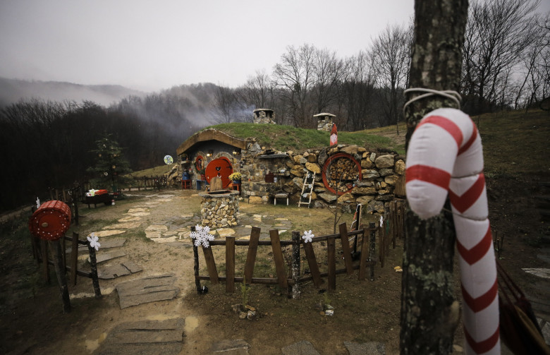 Bosnian siblings build Hobbit Homes in Kresevo