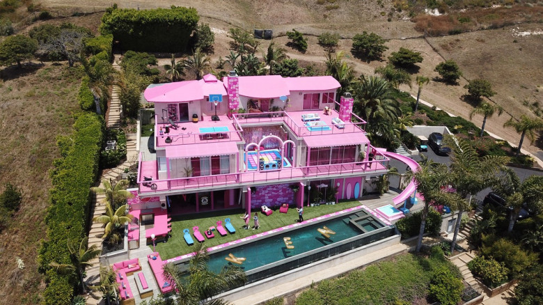 Casa păpușii Barbie