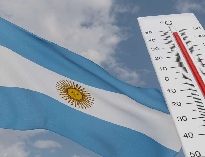 Heat,Wave,In,Argentina,,Thermometer,In,Front,Of,Flag,Argentina