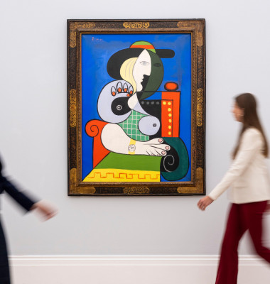 London, UK. 6 October 2023. Femme la montre, 1932, by Pablo Picasso (Est. in excess of $120m), is presented at Sothebys. It is one of many portraits of his golden muse and secret lover, Marie-Thrse Walter, and one of only three major works by him to f