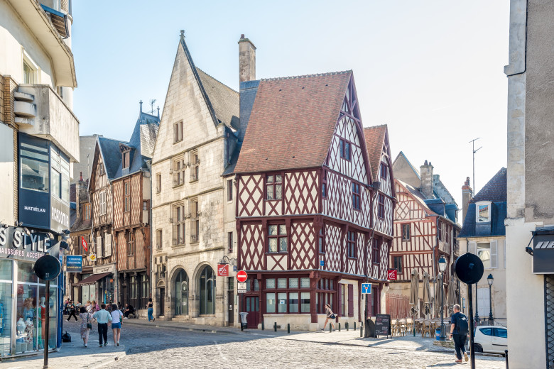 Bourges,france,-,June,2,2023,-,Timbered,Houses,In,The,Streets