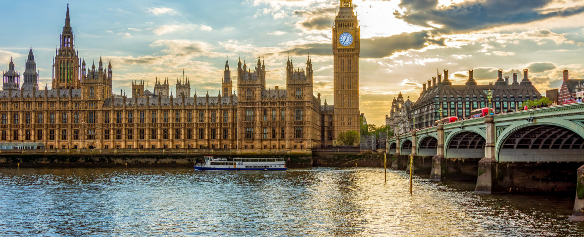 Houses,Of,Parliament,With,Big,Ben,Tower,And,Westminster,Bridge