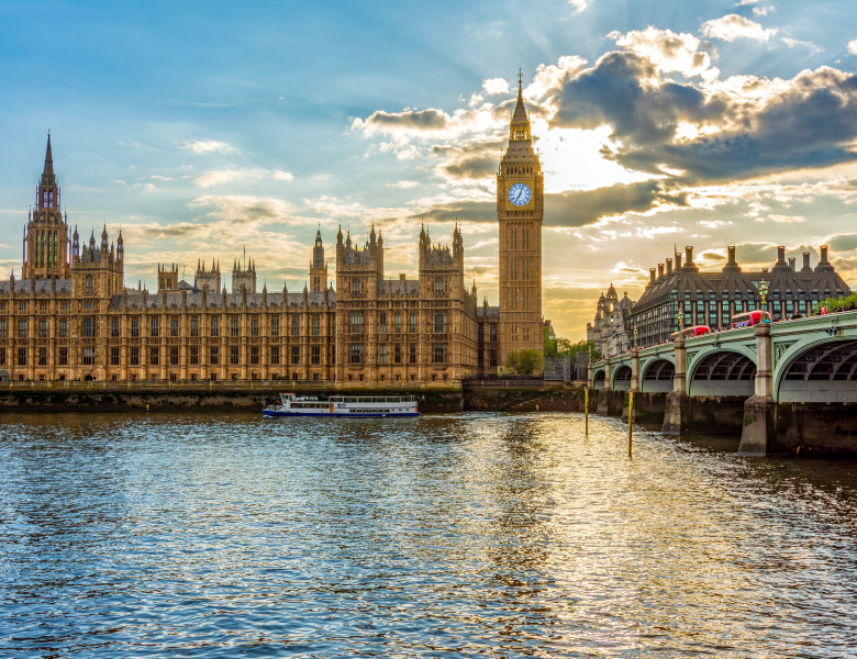 Houses,Of,Parliament,With,Big,Ben,Tower,And,Westminster,Bridge