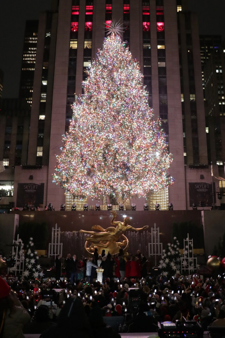 2024 Rockefeller Center brad