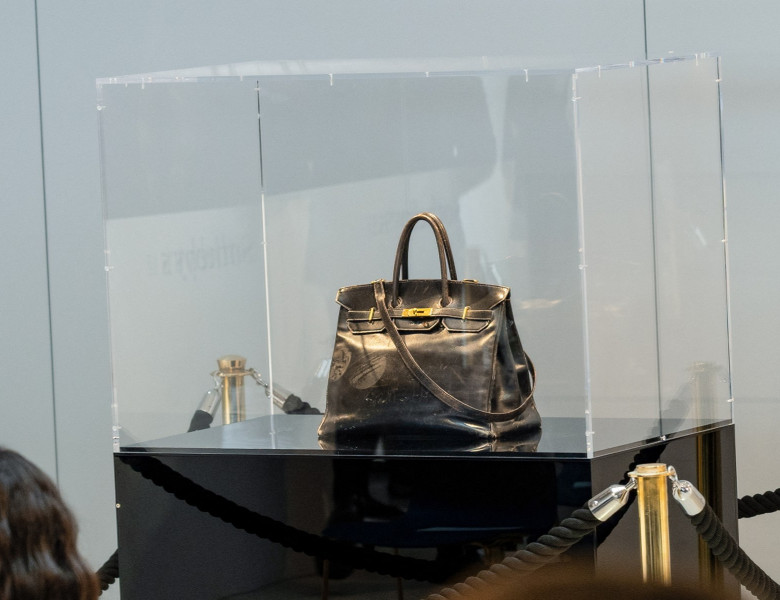 Le premier sac Birkin vendu aux enchères pour 8,58 millions d'euros