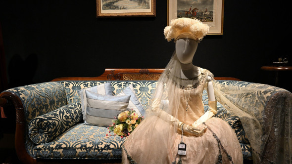 Obiecte de recuzită din „Downton Abbey”, vândute la licitaţie cu aproape 2 milioane de lire sterline