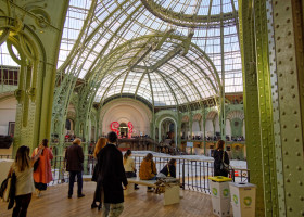 Paris, France. 25th Oct, 2025. General view of atmosphere during the Art Basel Paris 2025 at Grand Palais on October 25, 2025 in Paris, France. Credit: Bernard Menigault/Alamy Live News