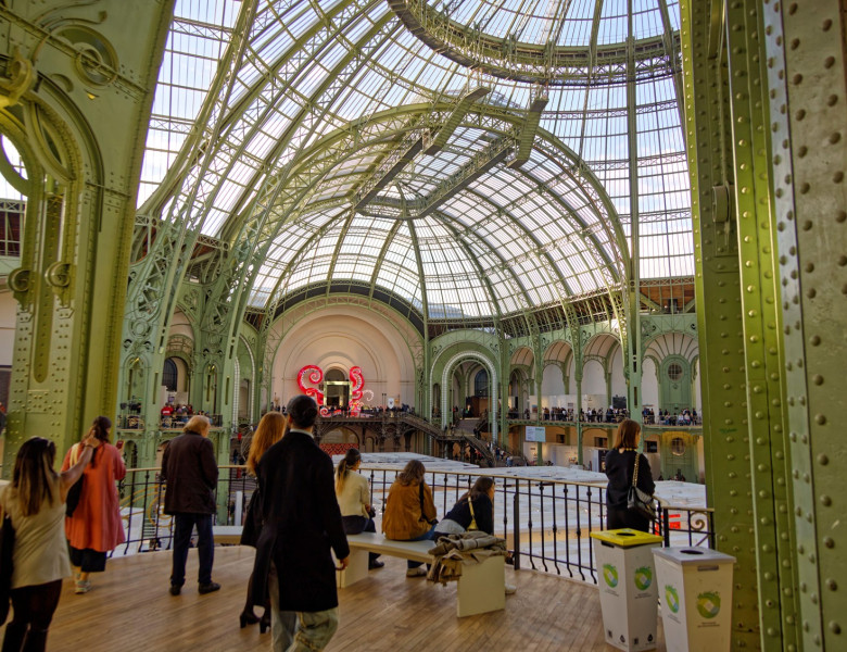 Paris, France. 25th Oct, 2025. General view of atmosphere during the Art Basel Paris 2025 at Grand Palais on October 25, 2025 in Paris, France. Credit: Bernard Menigault/Alamy Live News