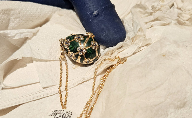 Un hoț a înghițit un ou Fabergé de 19.000 $
