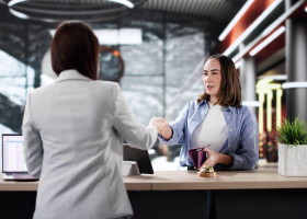 Trucul simplu care îți aduce beneficii la hotel în vacanță/ Profimedia