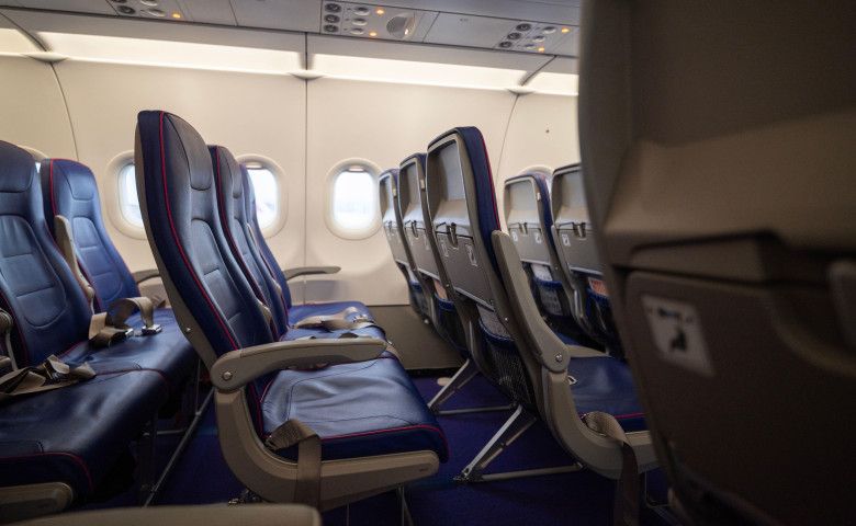 Turiștii sunt avertizați să evite locurile 11A și 11F în avion/ Profimedia