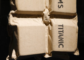 O vestă de salvare aparţinând unui supravieţuitor de pe Titanic/ Profimedia