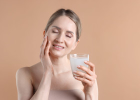 Secretul unui ten tânăr. Smoothie-ul simplu pe care îl poți prepara acasă în 5 minute/ Profimedia
