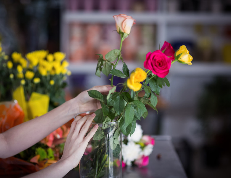 Trucul simplu care menține florile proaspete mai mult timp/ Profimedia