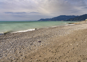 Strand von Vallecrosia Ser Strand von Vallecrosia, Riviera di Ponente, Ligurien, Italien, Europa Vallecrosia beach, Rivi