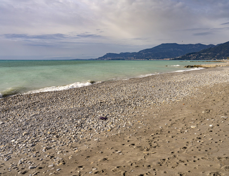 Strand von Vallecrosia Ser Strand von Vallecrosia, Riviera di Ponente, Ligurien, Italien, Europa Vallecrosia beach, Rivi