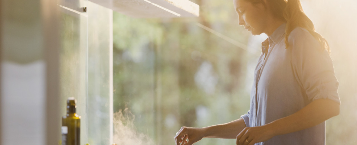 Gătitul acasă reduce riscul de demență/ Profimedia