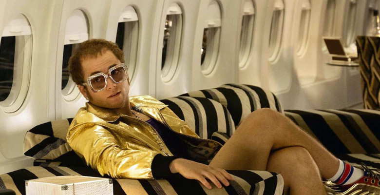 La première photo de Taron Egerton qui joue le role d'Elton John dans le nouveau film de la Paramount