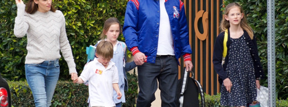 Ben Affleck, alături de Jennifer Garner și de cei trei copii ai lor/ Profimedia