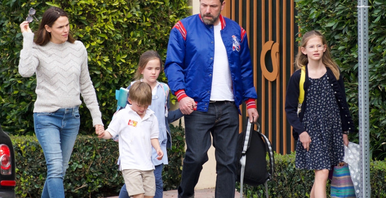 Ben Affleck, alături de Jennifer Garner și de cei trei copii ai lor/ Profimedia