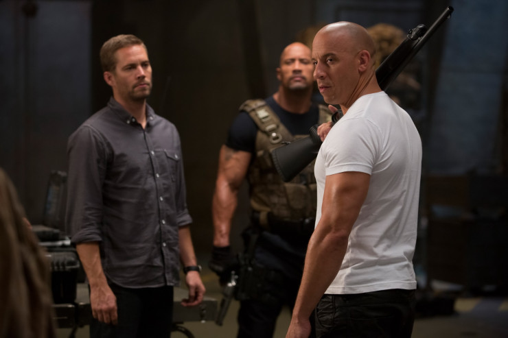 vin diesel, paul walker si dwayne the rock johnson intr-o scena din furious 7