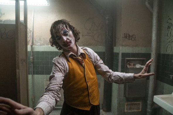 Joaquin Phoenix în rolul Arthur Fleck Joker (2019)