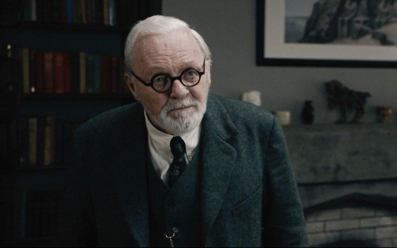 USA . Anthony Hopkins  in (C)Sony Pictures Classics new film: Freud's Last Session (2024). Plot: The movie's story sees Freud invite iconic author C.S. Lewis to debate the existence of God. And his unique relationship with his daughter, and Lewis' unconv