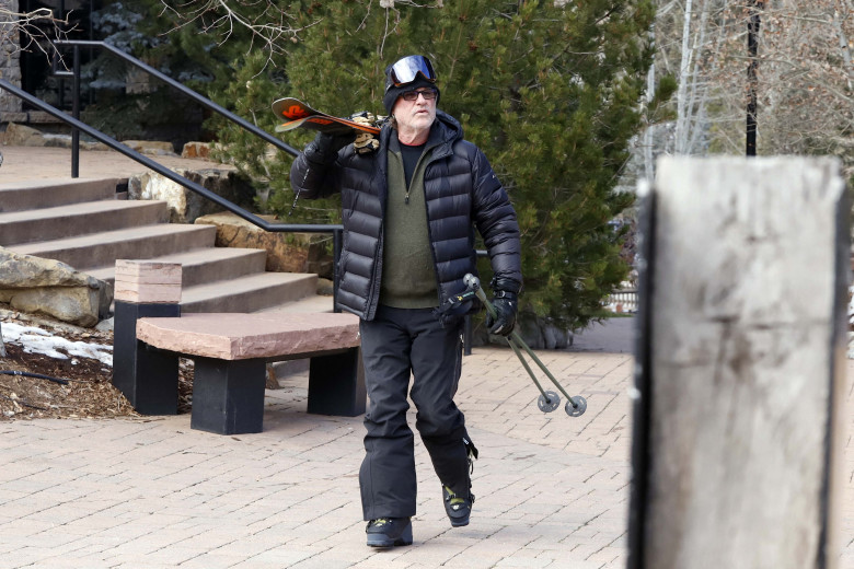 Kurt Russell gets ready  to hit the piste while in Aspen