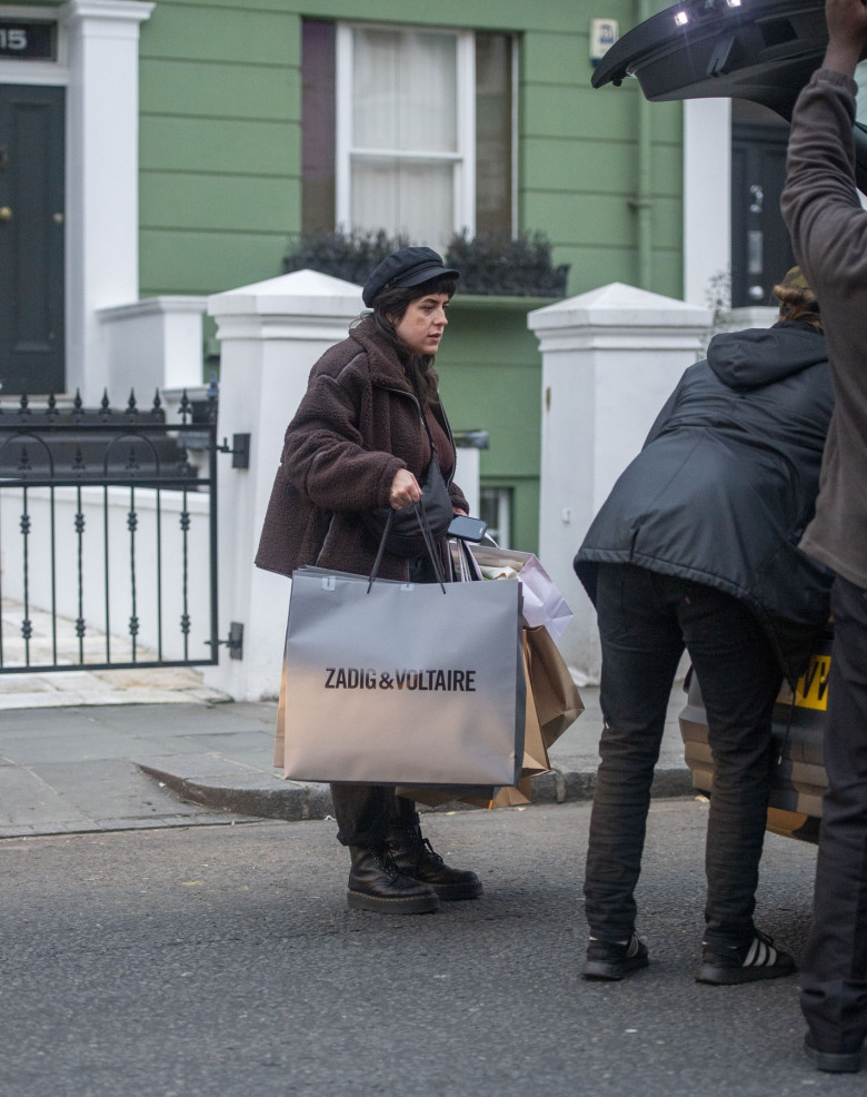 EXCLUSIVE: Show Me The Money! Bella Kidman Cruise Is Loaded Down With Designer Shopping Bags  As She's Seen For The First Time In Almost Two Years - 14 Jan 2024