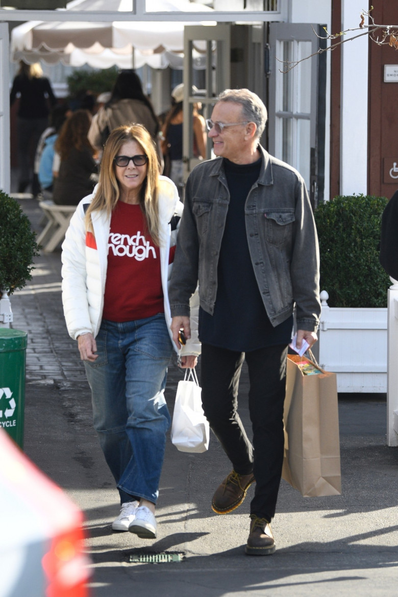 *EXCLUSIVE* Tom Hanks spends time having lunch and shopping with his wife Rita Wilson