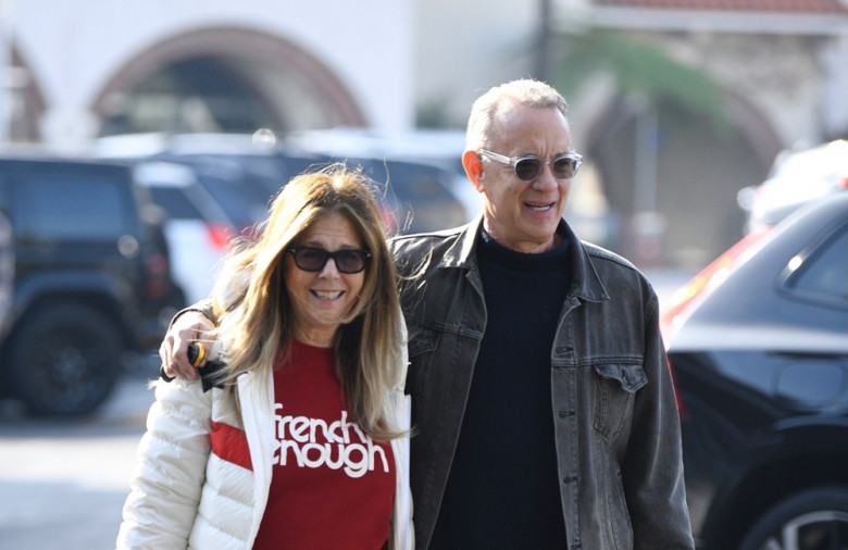 *EXCLUSIVE* Tom Hanks spends time having lunch and shopping with his wife Rita Wilson