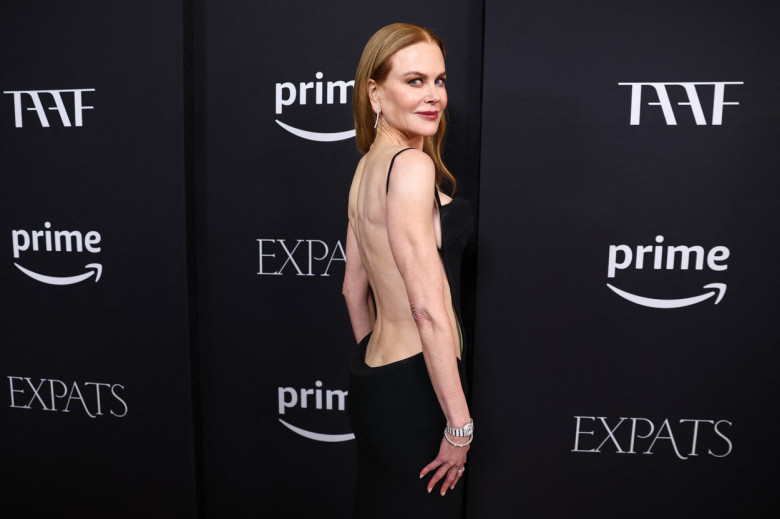 Nicole Kidman, fabuloasă într-o rochie cu spatele gol (13)