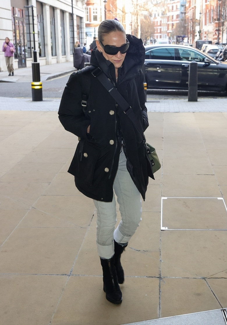 *EXCLUSIVE* The American Actress Sarah Jessica Parker goes incognito stepping out at the BBC Studios in London.