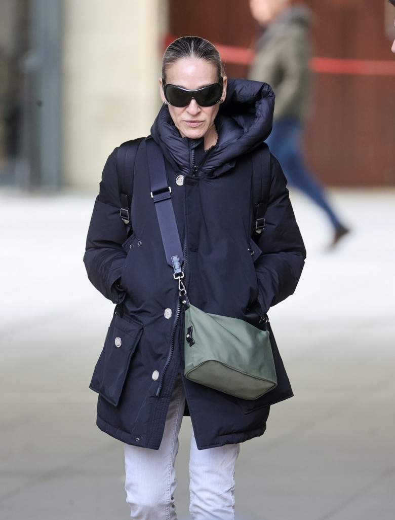 *EXCLUSIVE* The American Actress Sarah Jessica Parker goes incognito stepping out at the BBC Studios in London.