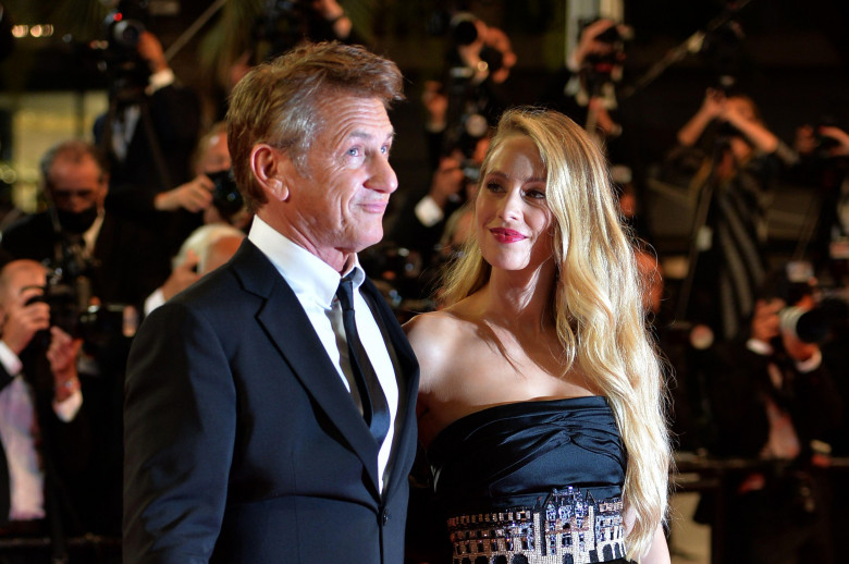 Cannes, France. 10th July, 2021. Sean Penn and his daughter actress Dylan Penn attend the "Flag Day" during the 74th Annual Cannes Film Festival at Palais des Festivals. Credit: Stefanie Rex/dpa-Zentralbild/dpa/Alamy Live News