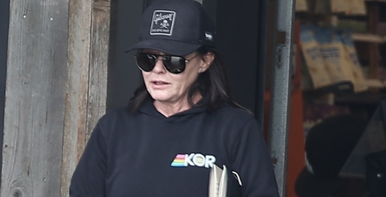 *EXCLUSIVE* Shannen Doherty and her mother enjoy a day at a vintage market in Malibu