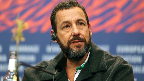 Adam Sandler, la 60 de ani. „Regele comediei”, unul dintre cei mai bogați actori. Are o avere impresionantă