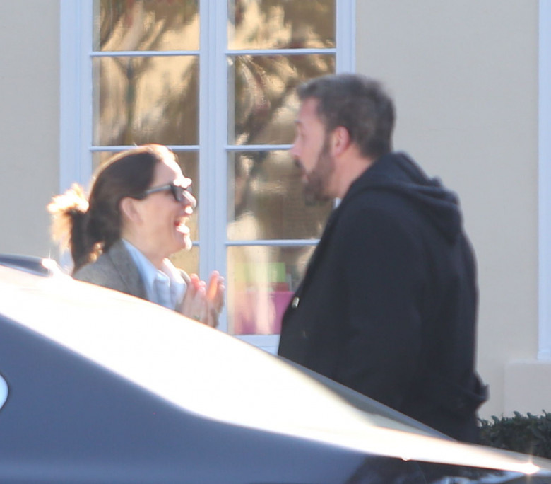 So close! Ben Affleck and Jennifer Garner discussing the next movie together